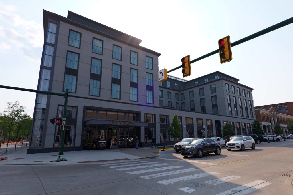 daxtonfront - Leidal & Hart